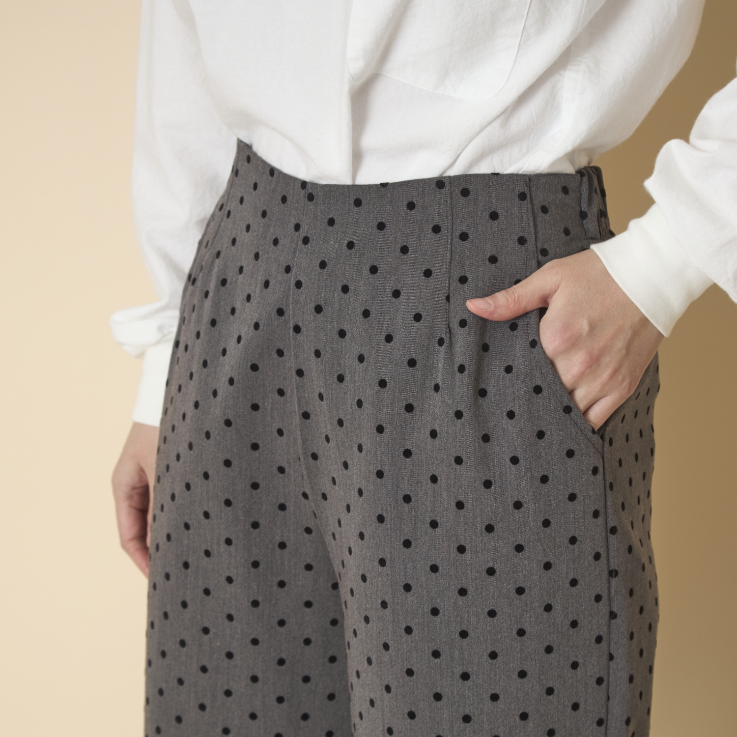 denicher/フロッキードットストレートパンツ